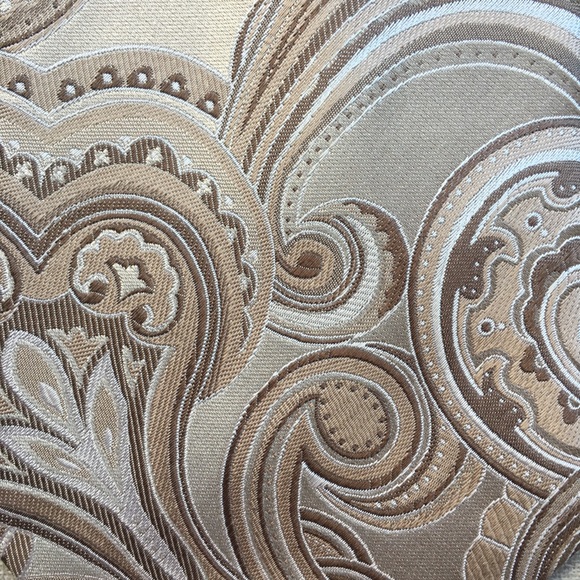 Donald Trump Brown Paisley Silk Tie - Picture 3 of 6